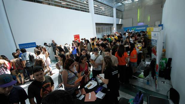 las carreras profesionales más saturadas en Chile estudiantes